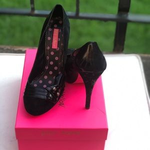 Betsy Johnson Kateri Pumps SZ 9